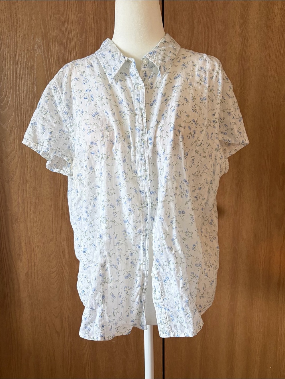 Vintage floral button up blouse